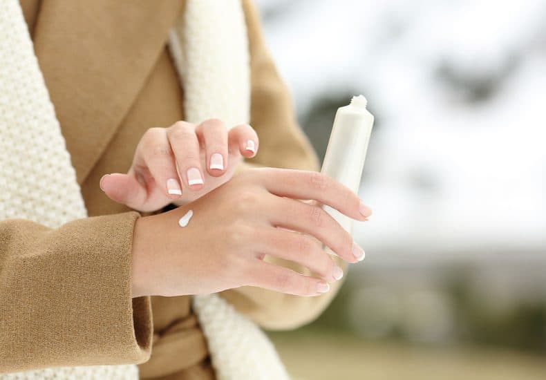 mani screpolate dal freddo